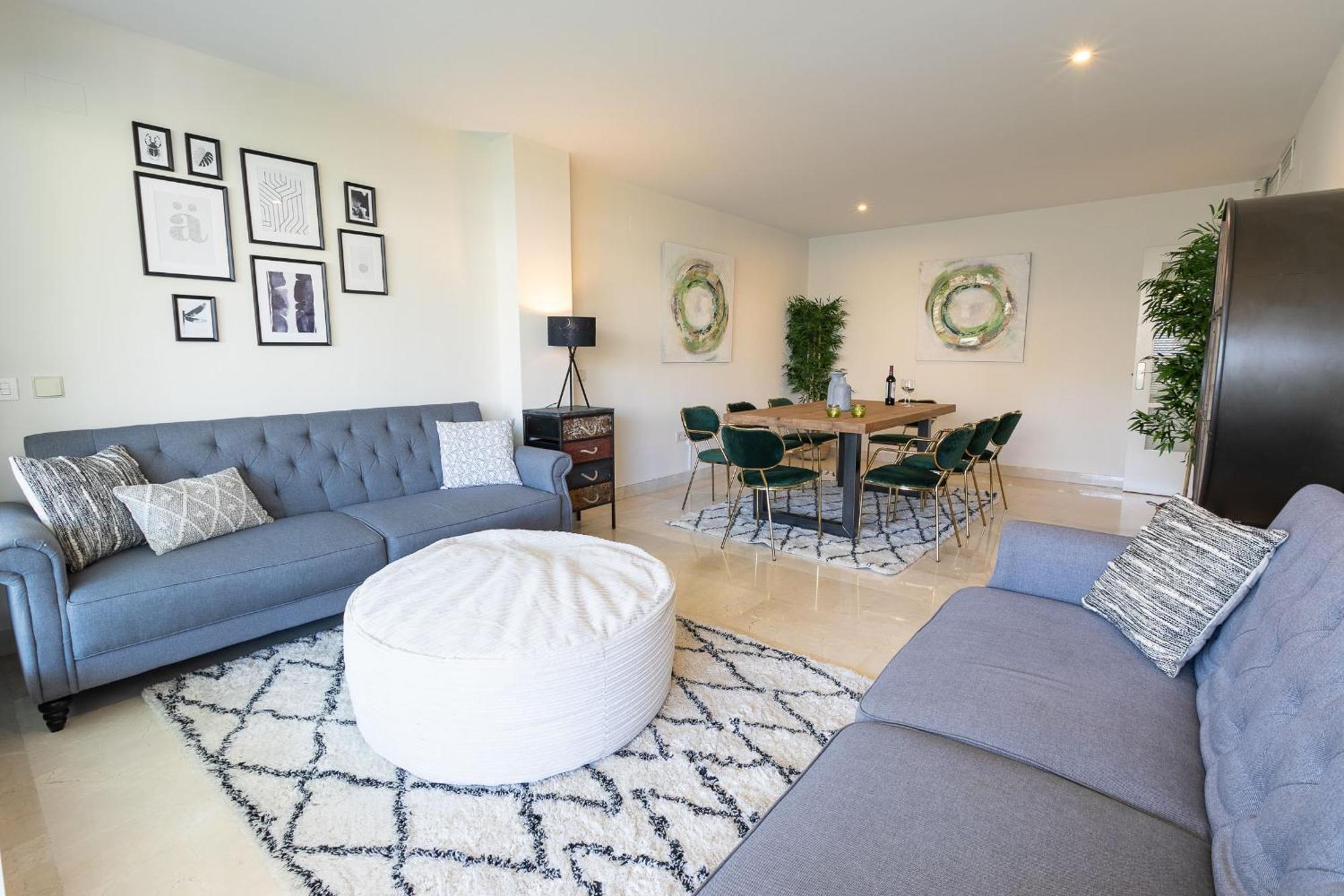 Apartment Vacation Marbella: Beachfront Duplex Penthouse With Sea View & Jacuzzi