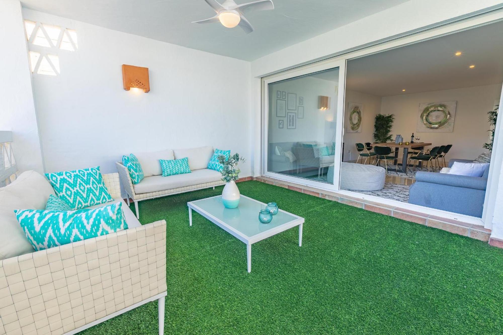 Vacation Marbella: Beachfront Duplex Penthouse With Sea View & Jacuzzi