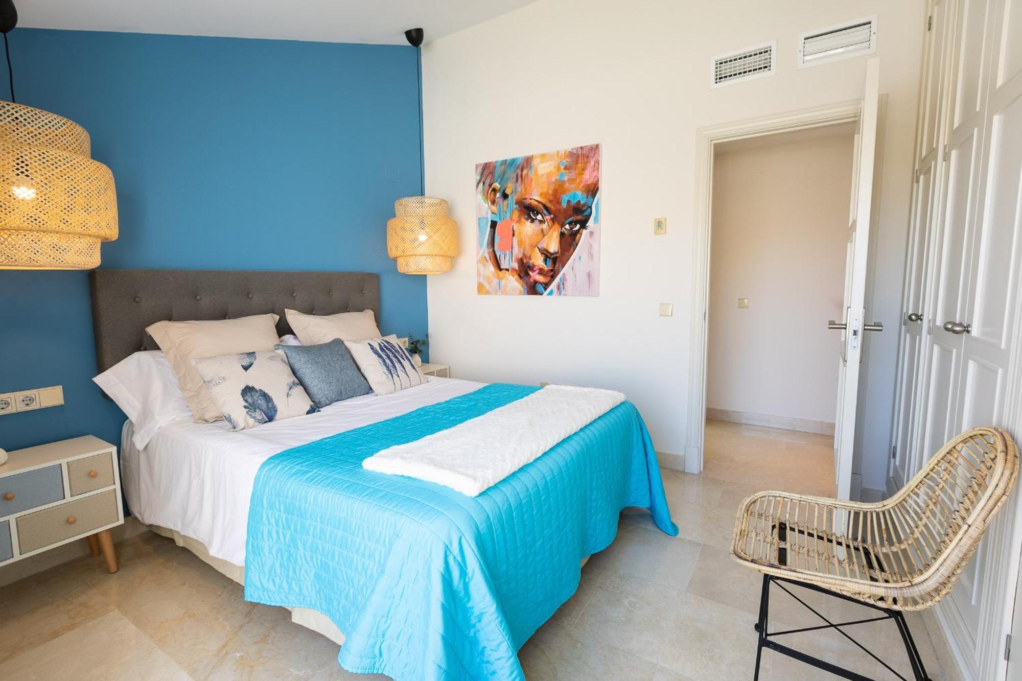 Apartment Vacation Marbella: Beachfront Duplex Penthouse With Sea View & Jacuzzi Marbella