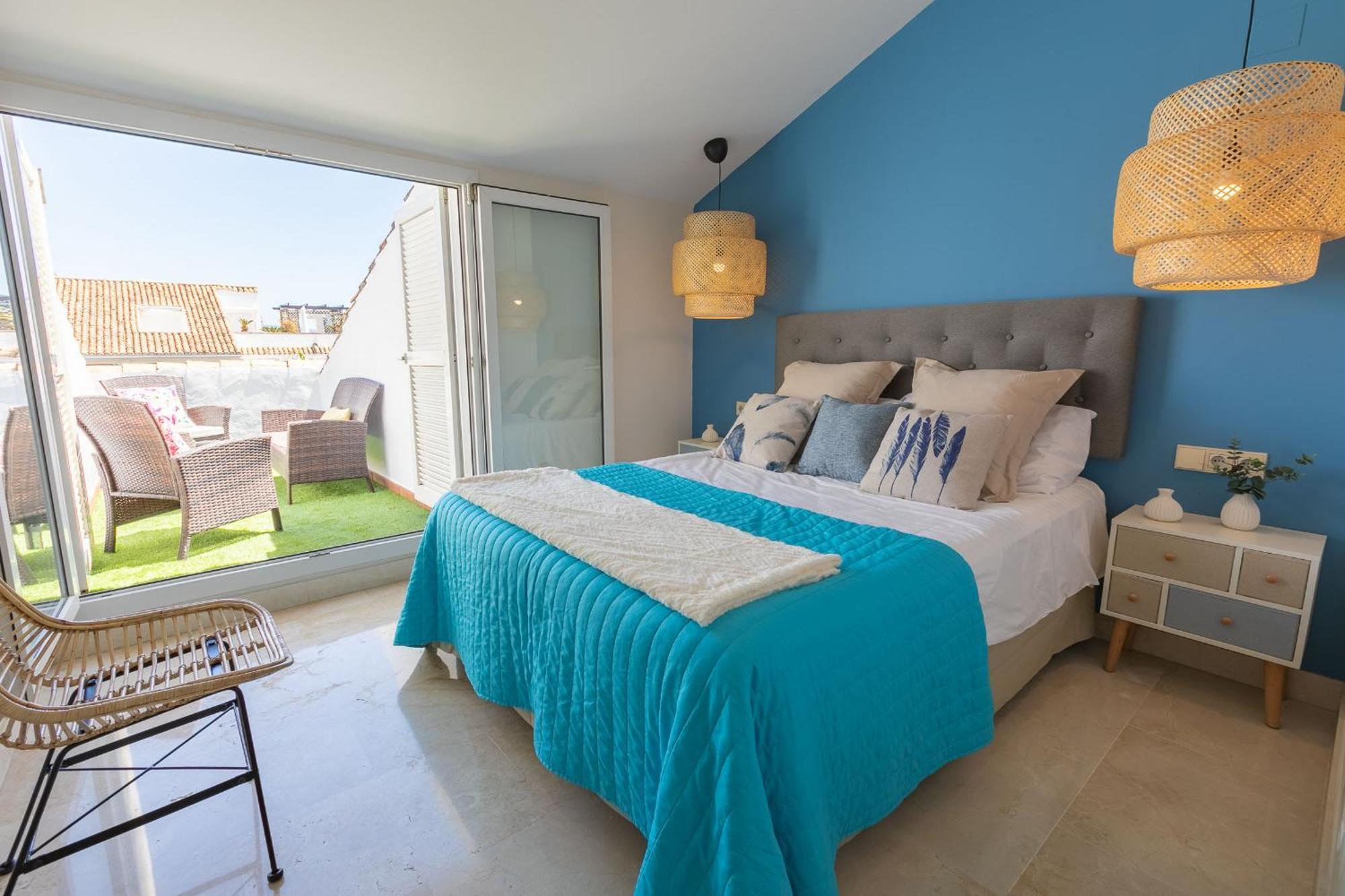 Vacation Marbella: Beachfront Duplex Penthouse With Sea View & Jacuzzi Marbella