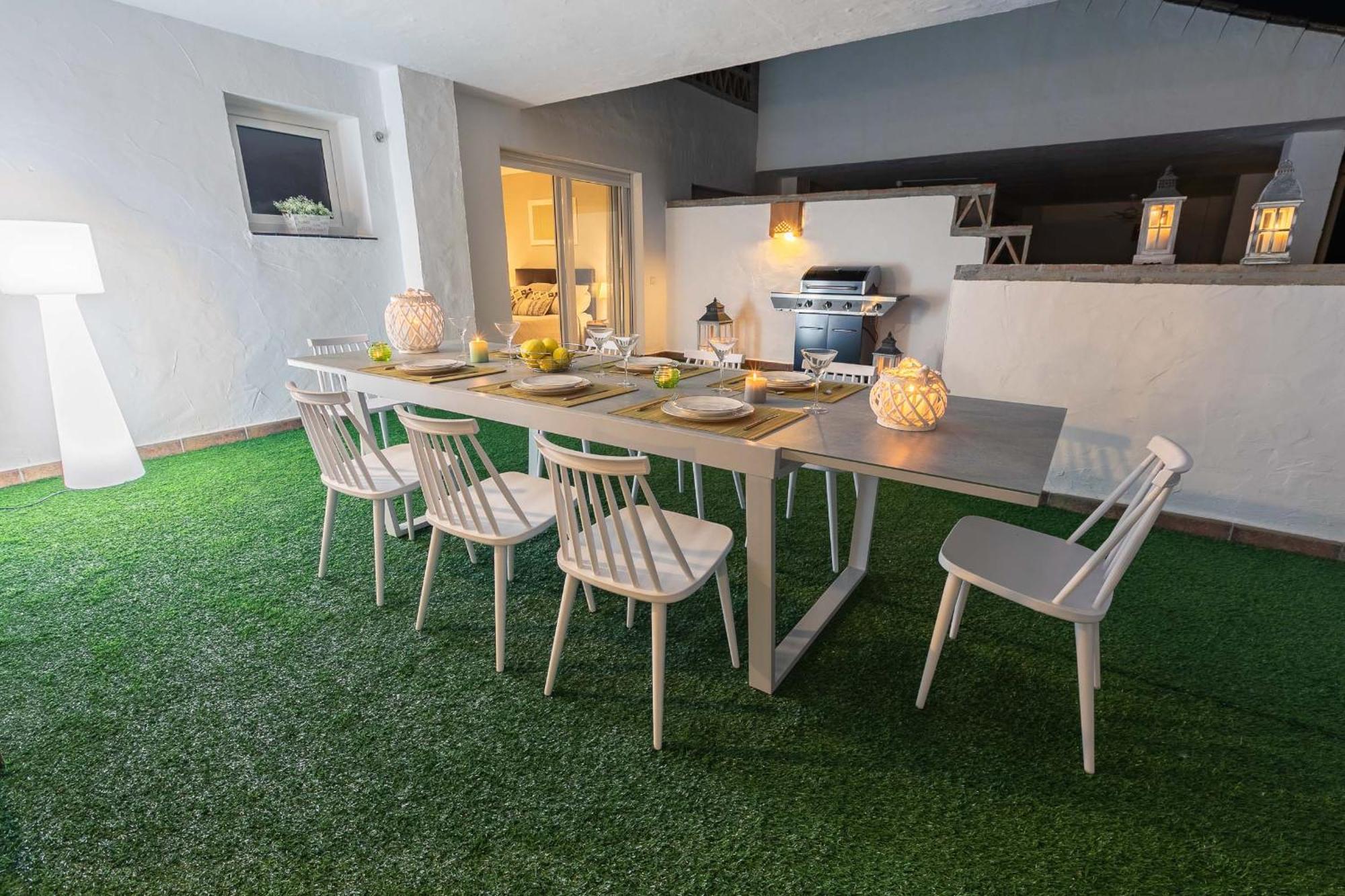 Apartment Vacation Marbella: Beachfront Duplex Penthouse With Sea View & Jacuzzi *